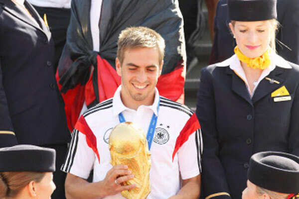 Photo - World Cup heroes return to rousing welcome