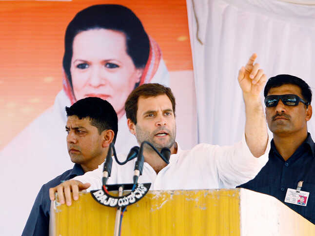 Photo - Rahul campaigns in Karnataka