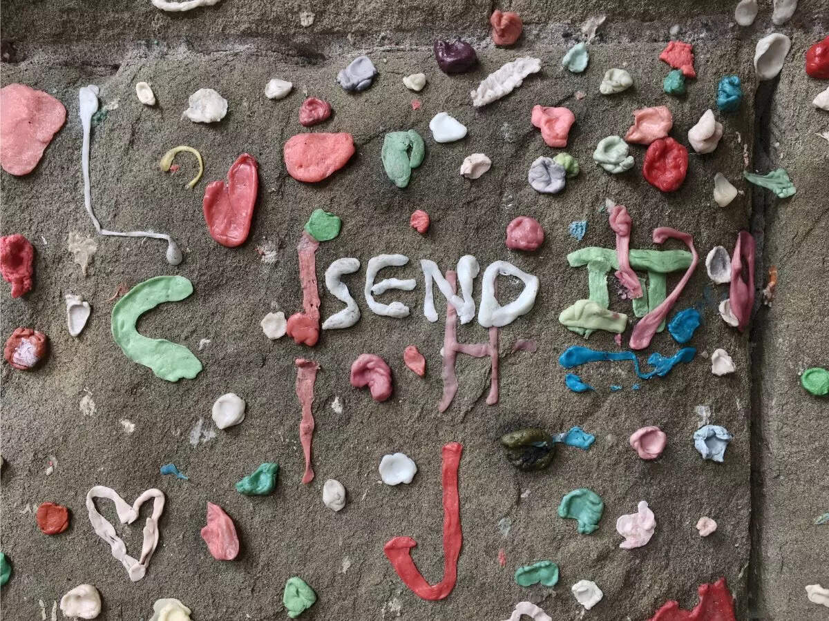 Gum wall