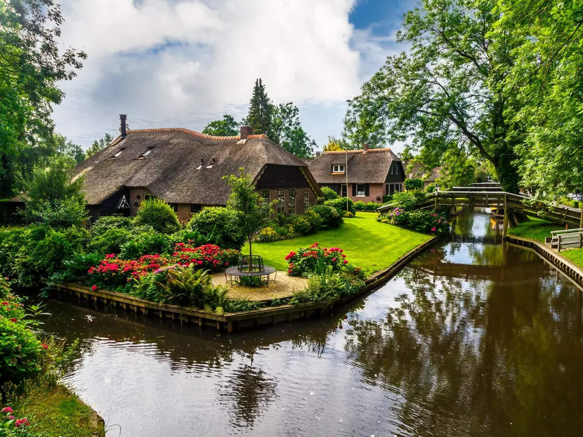 Giethoorn village