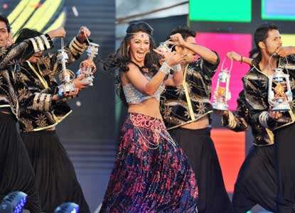 Malaika sizzles at Super Fight League 2