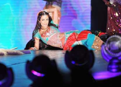 Malaika sizzles at Super Fight League 2