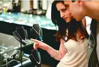 Diamonds are Raipur&rsquo;s best friend this Valentine's Day
