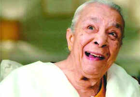 Zohra Sehgal, grand old diva of Indian cinema, dies at 102