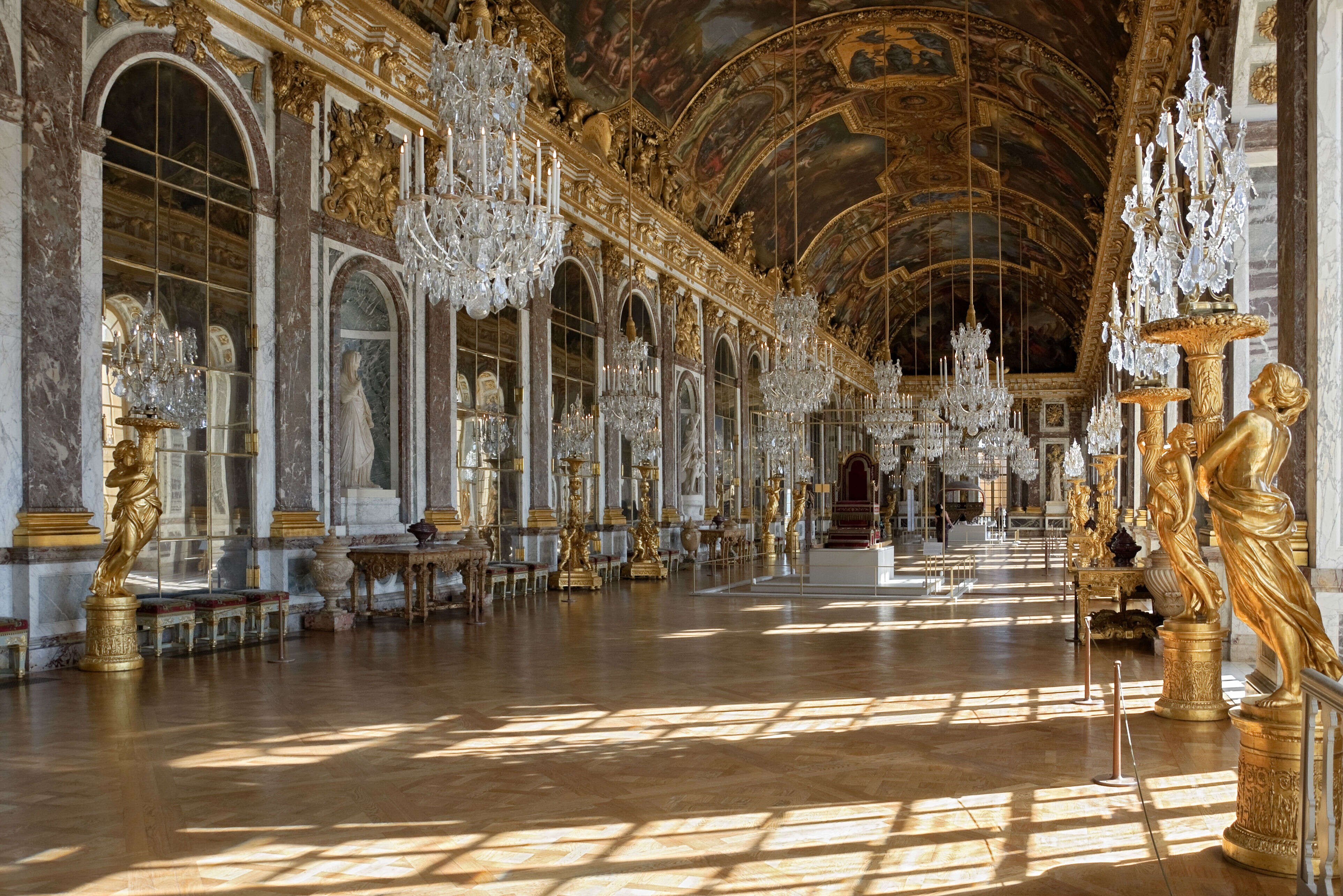 Chateau_Versailles_Galerie_des_Glaces