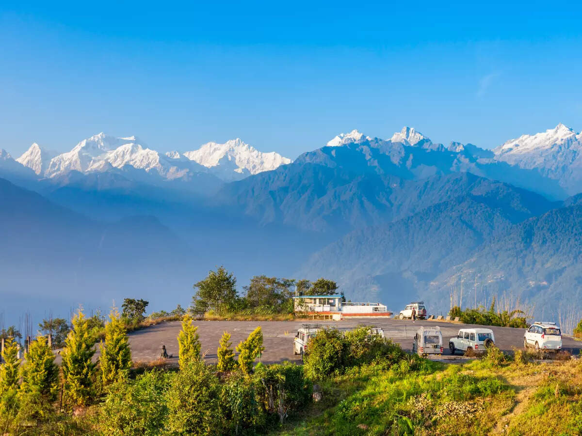 View of Mt. Kanchenjunga from Pelling View of Mt. Kanchenjunga from Pelling