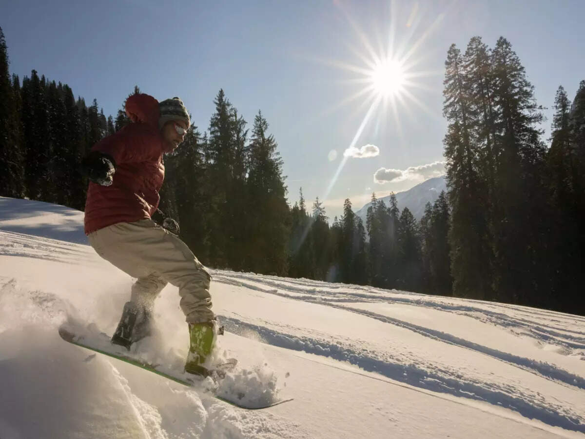 Skiing in Manali, Himachal Pradesh