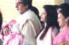 SRK gifts gold coins to Abhi-Ash's daughter