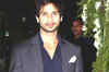 Shahid Kapoor gets turned down by a girl at a pub