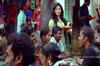 Kalakalappu: Trailer