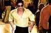 SRK unable to answer nature's call on the sets of 'Ra.1'