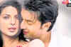 Mobile phones banned on the sets of 'Anjaana Anjaani'