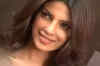 Priyanka emulates SRK's interaction skills