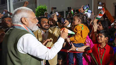 'Har Har Modi,' 'Bharat Mata Ki Jai' echo in Papua New Guinea streets as Indian diaspora welcomes PM Modi