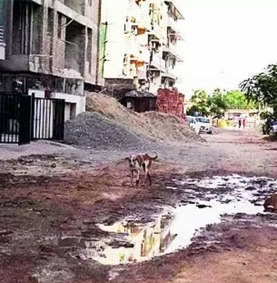Dumping of bldg materials, parking hit Jagdamba Nagar Ext residents