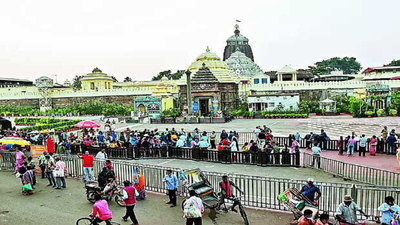 Fresh ban on chewing paan & gutka on Puri temple premises