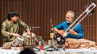 Sitar-tabla jugalbandi enchants Delhiites