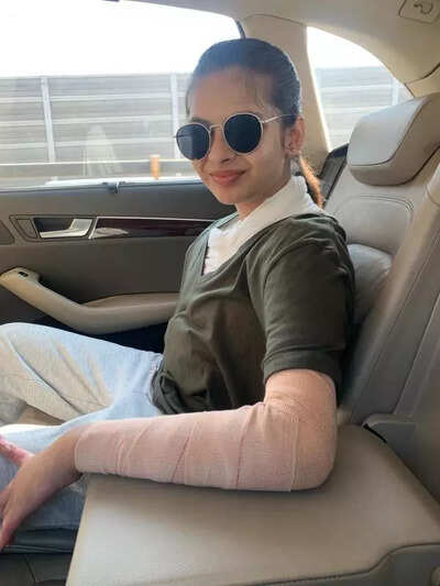 Youngest recipient of shoulder-level hand transplant finds power in her left