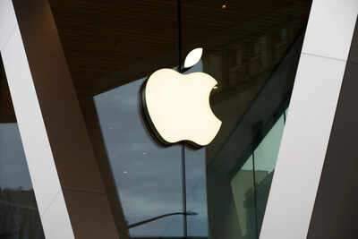 Apple pushes AI Glasses launch to 2027, Vision Air to follow in 2029