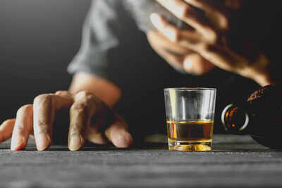 Man found dead in Ludhiana village; cops blame drink, family alleges murder.