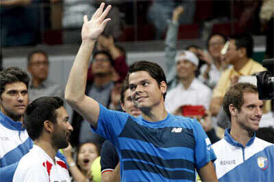 IPTL: Milos Raonic aces Rafael Nadal
