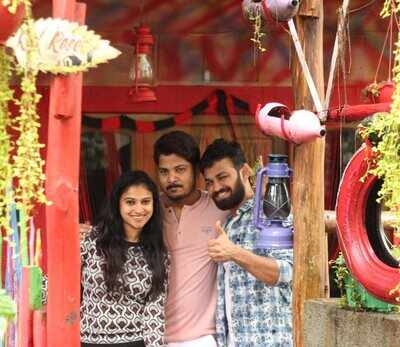 Dhanraj celebrates his birthday with Bigg Boss friends