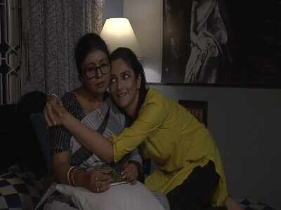 When deep human emotions bridge two films