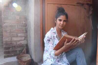 Ratan Rajput adjusts to village life during #lockdown