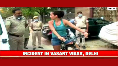 Delhi: Stopped for not wearing a mask, Uruguay woman threatens cops