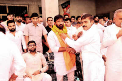 Manohar Lal Khattar hints at ministerial berth for Yogeshwar Dutt if he wins