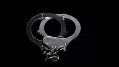 Four who stole Rs 1.3L from a liquor shop held after shootout in Greater Noida