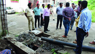 Expedite sewage laying work in Bhopal, BMC officials told